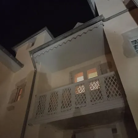 Les Meubles Du Colombier Apartment Lons-le-Saunier Exterior photo